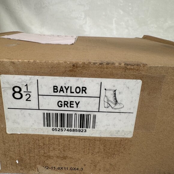 Journee Collection Baylor Women Boots Size 8.5 Ankle Block Heel Gray Lace Up NWB - Picture 9 of 11